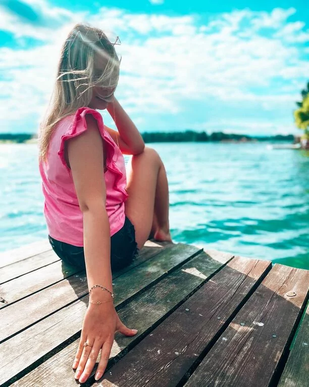 Co za bikini! Śliczna wokalistka disco polo relaksuje się na plaży! Gwiazda rozpoczęła urlop! 