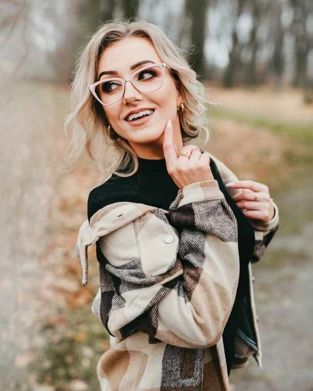 Znana wokalistka disco polo założyła koronkowe body i rajstopy we wzorki! Gorący widok gwiazdy rozpalił fanów! W sieci lawina komentarzy