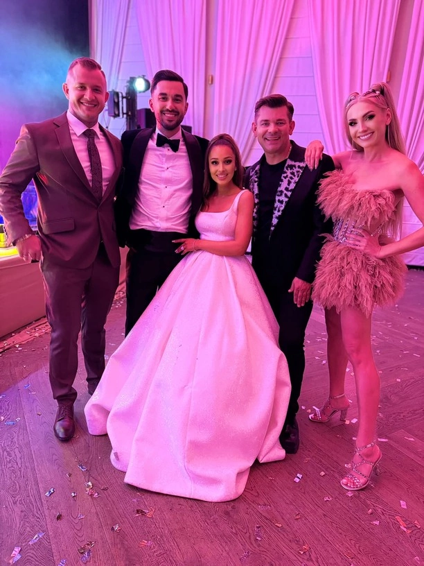 Dawid i Joanna Narożni na wyjątkowym weselu! Najpierw oni zagrali, a później król disco polo Zenon Martyniuk! | GALERIA 