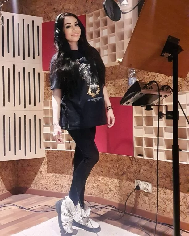 Piękna artystka disco polo zniknęła z mediów! Teraz wróciła z radosną nowiną!