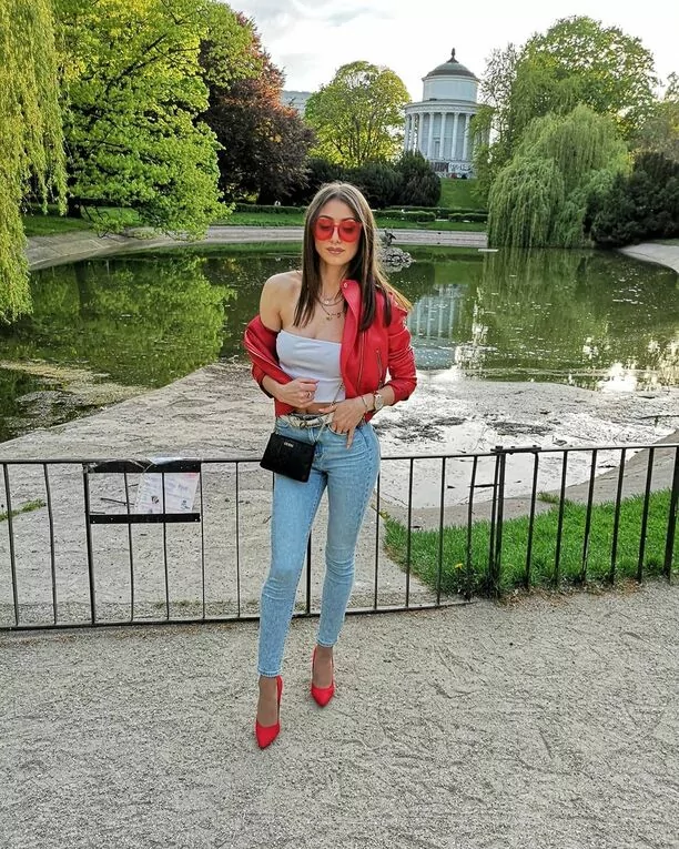 Wygląda jak bogini! Piękna artystka disco polo zachwyca swoim wyglądem! Fani zaniemówili! 