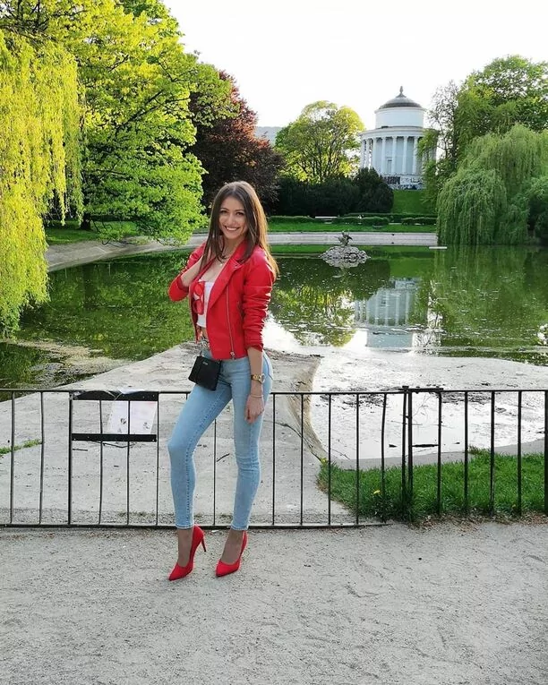 Wygląda jak bogini! Piękna artystka disco polo zachwyca swoim wyglądem! Fani zaniemówili! 