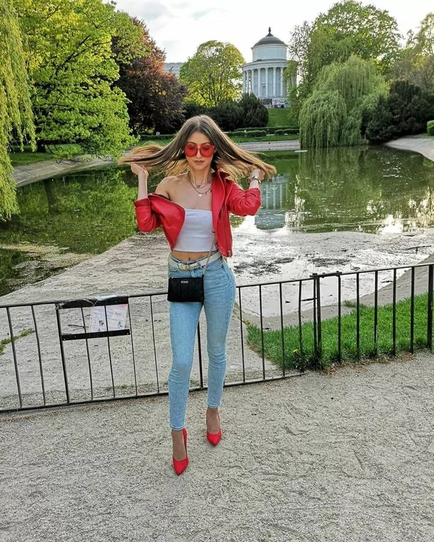 Wygląda jak bogini! Piękna artystka disco polo zachwyca swoim wyglądem! Fani zaniemówili! 