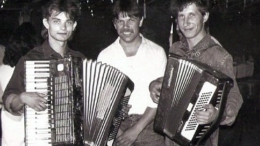 Zenek Martyniuk pokazał zdjęcie ze ślubu! Fani porównują go do gwiazdora Hollywood
