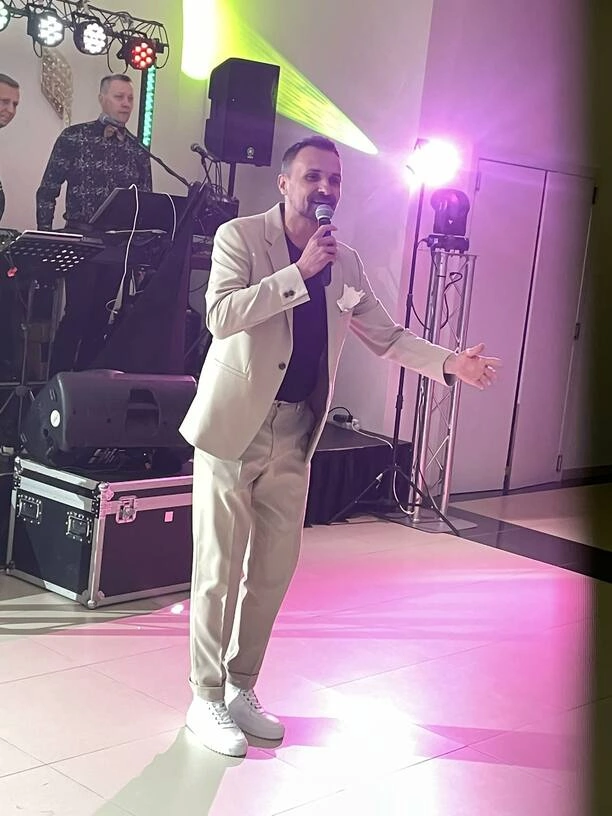 Wokalistka disco polo Agnieszka Niewęgłowska wyszła za mąż! Na jej weselu zagrali Power Play i Maciej Smoliński! Mamy zdjęcia