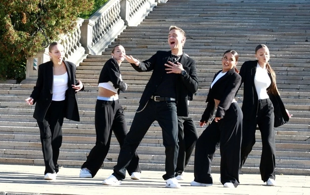 To będzie przebój roku?! Rajmund zaskakuje kolejną produkcją! Tajemnicza miłość skradnie serca Polaków?! 

