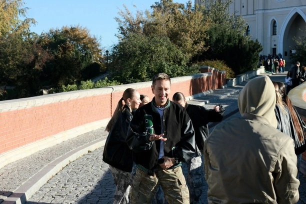 To będzie przebój roku?! Rajmund zaskakuje kolejną produkcją! Tajemnicza miłość skradnie serca Polaków?! 

