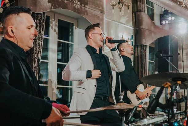 Gwiazdy disco polo na imprezie urodzinowej Karola! Długo tego nie zapomną! Wiemy, co tam się działo! 