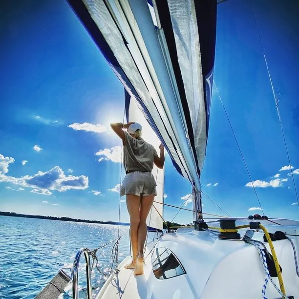 Popularna wokalistka disco polo na piasku w skąpym bikini! Widok Elwiry Mejk zapiera dech w piersiach! 