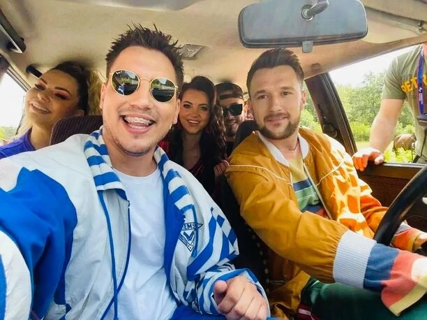 Najlepsze zespoły disco polo na jednym zdjęciu! Fani apelują „Połączcie swe siły i grajcie razem„ Topky, Defis, MiłyPan i Łobuzy! Co kombinują gwiazdy?!