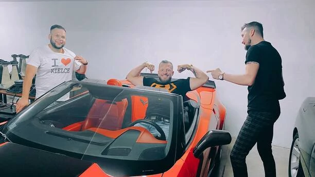 Roksana Wielanek oraz Raptus MG w nowości disco polo pt. „Ona słucha tylko rapu„