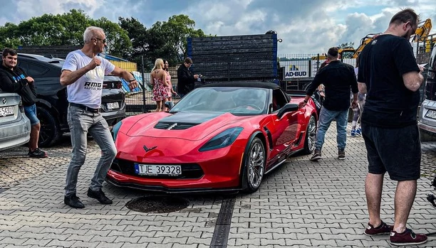 Roksana Wielanek oraz Raptus MG w nowości disco polo pt. „Ona słucha tylko rapu„