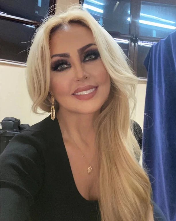 Królowa śląskich szlagierów kokietuje zgrabną figurą! Teresa Werner  wygląda kwitnąco! FOTO