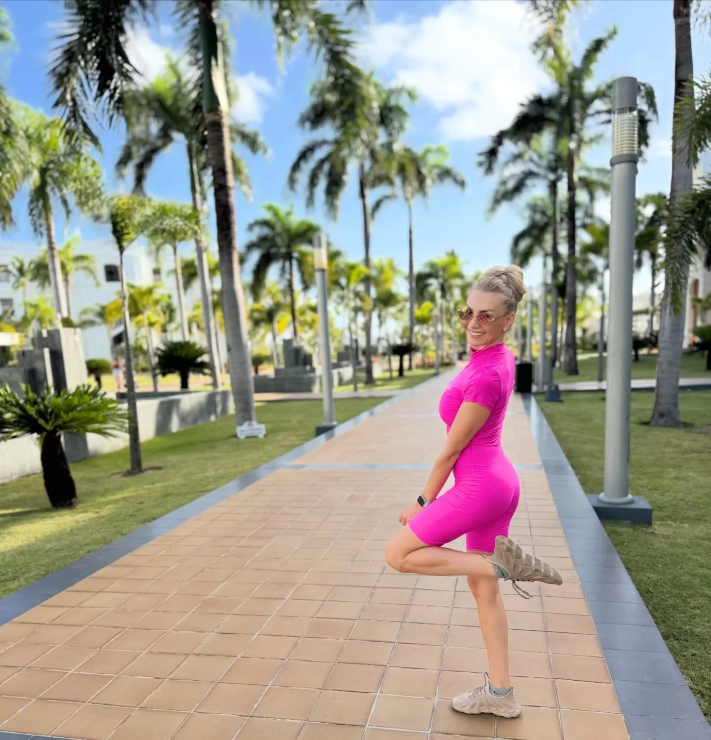 Co za figura Joanny Narożnej! Żona Dawida Narożnego w ostrym różu wygląda obłędnie!