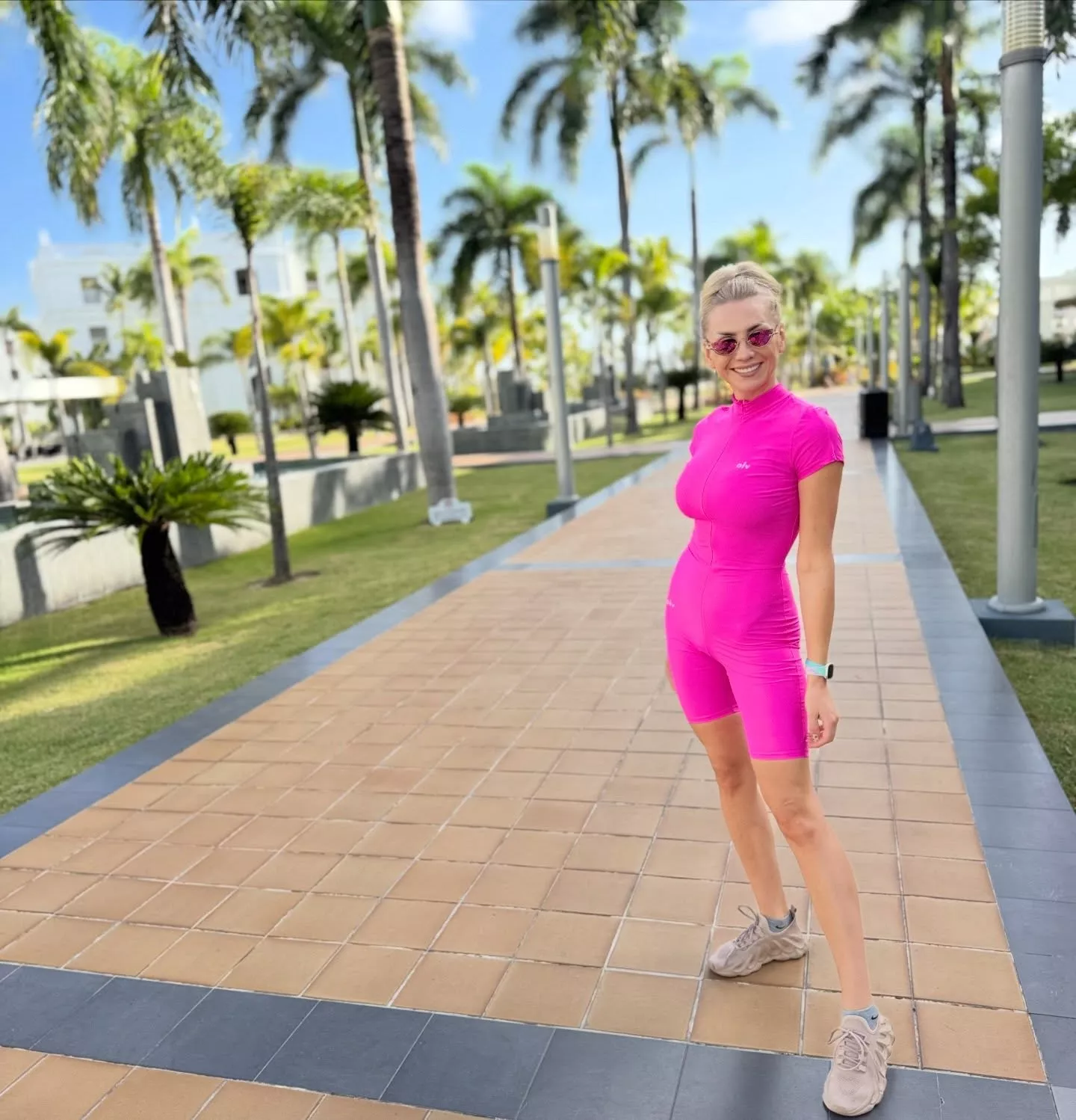 Co za figura Joanny Narożnej! Żona Dawida Narożnego w ostrym różu wygląda obłędnie!