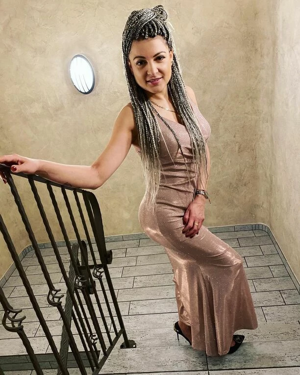 Gwiazda zespołu Piękni i Młodzi walczy o życie dziecka! Artystka disco polo pojawiła się na wyjątkowym balu! 