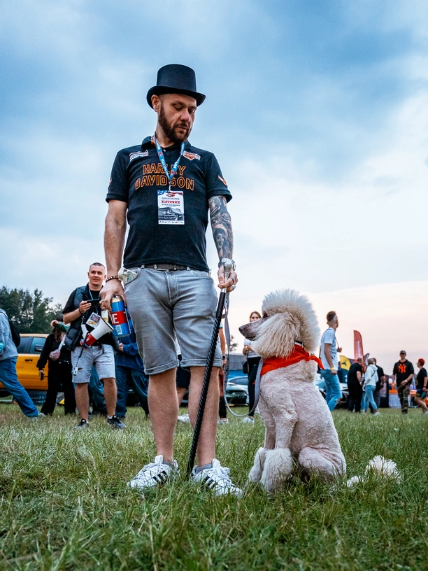 Von Prais - między sceną disco polo a miłością do pudli królewskich
