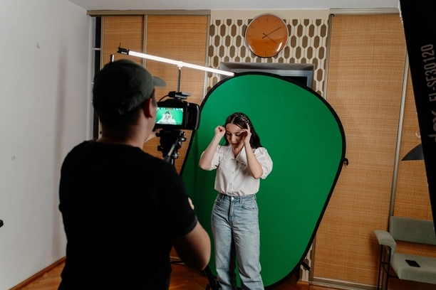 Pisarsky z nową produkcją rodem z lat 90! „Jedna noc„ to może być hit pod koniec roku w disco polo!