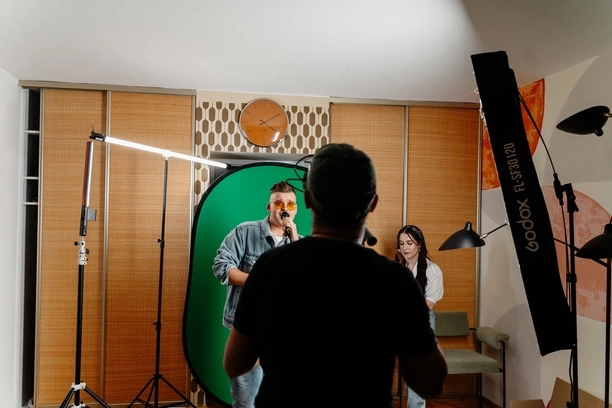 Pisarsky z nową produkcją rodem z lat 90! „Jedna noc„ to może być hit pod koniec roku w disco polo!