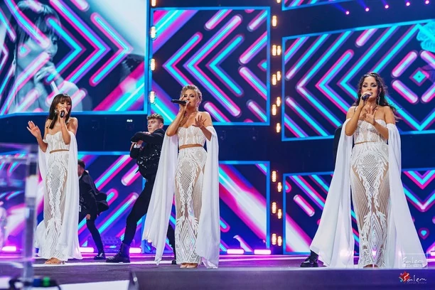 HOT! Gwiazdy disco polo w prześwitujących strojach! Tak wyglądały wokalistki na największej imprezie w POLSCE | ZDJĘCIA