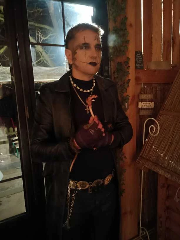 Chwile grozy na planie! Wokalista disco polo cudem uniknął śmierci
