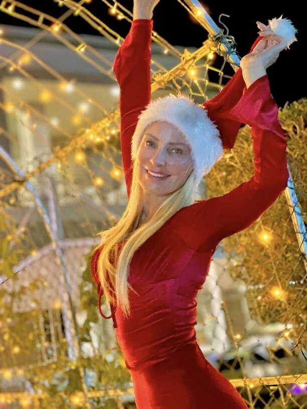 Elwira Mejk w roli seksownej Mikołajki – gwiazda disco polo zachwyca w świątecznej odsłonie