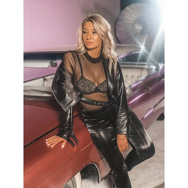 Królowa jest tylko jedna! Znana wokalistka disco polo zachwyciła w internecie swoim ciałem!