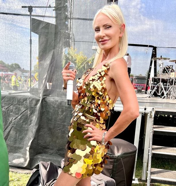 Uwielbiana Elwira Mejk na ustach wszystkich! Zobaczcie jak gwiazda disco polo ubrała się na koncert [Zdjęcia]