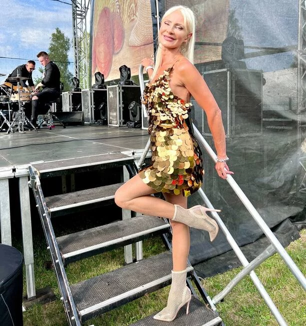 Uwielbiana Elwira Mejk na ustach wszystkich! Zobaczcie jak gwiazda disco polo ubrała się na koncert [Zdjęcia]