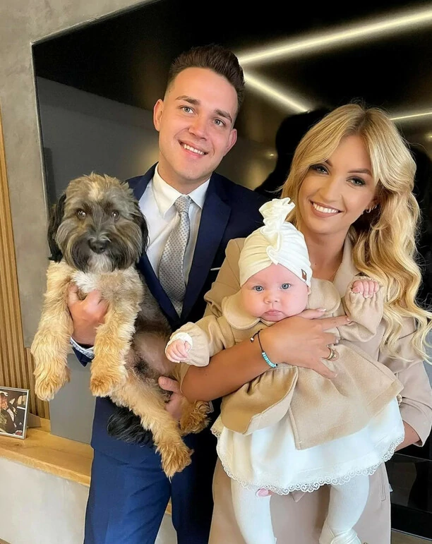 Gwiazdor disco polo ochrzcił córkę! Do sieci trafiła rodzinna galeria zdjęć!