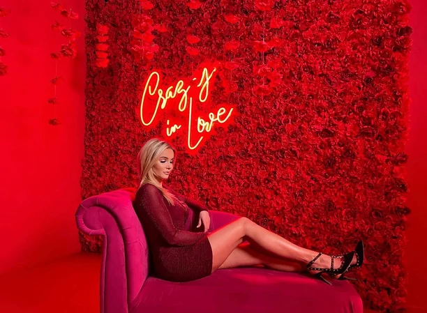 Uwagę zwraca Jej piękne ciało! Monika Chwajoł pokazała gorący kadr z nowego klipu!