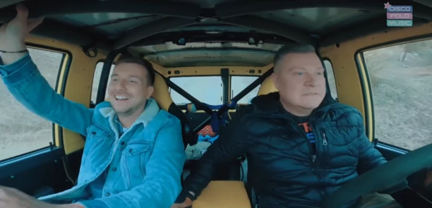 Jak mieszka Jorrgus? Sposób na oszczędność?! Gwiazdor disco polo mieszka w ekologicznym domu! Wszystkim steruje za pomocą  aplikacji! 