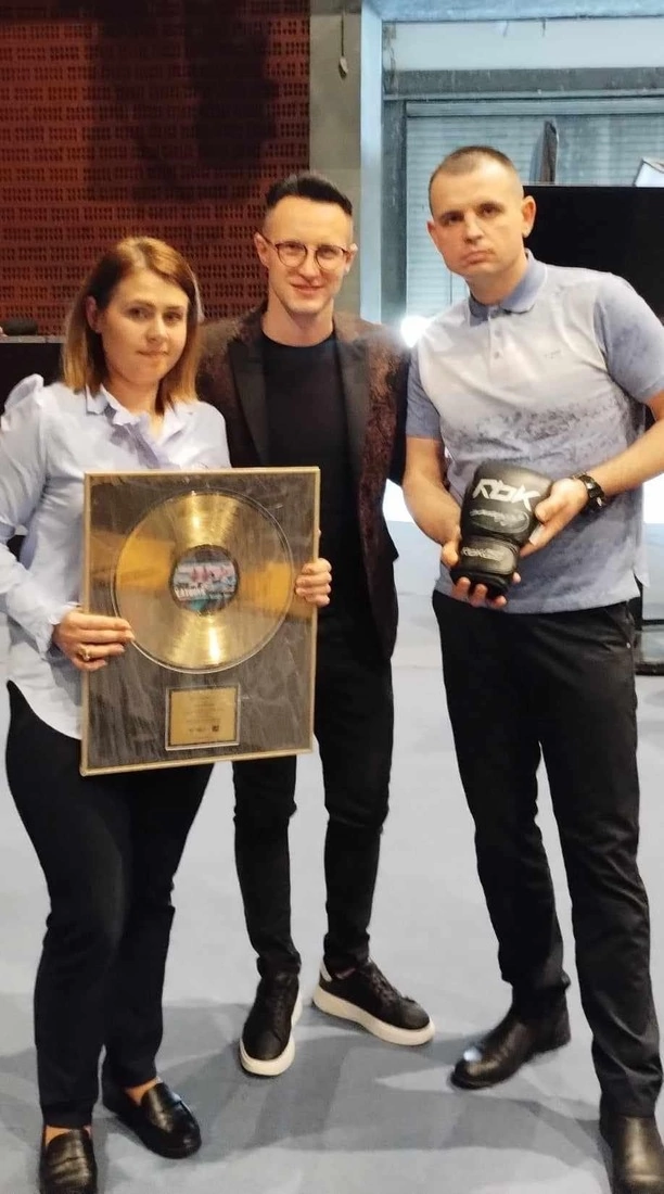 Kuba Urbański z Playboys wspiera akcję charytatywną! Znów pokazał wielkie serce! Kwoty zwalają z nóg!