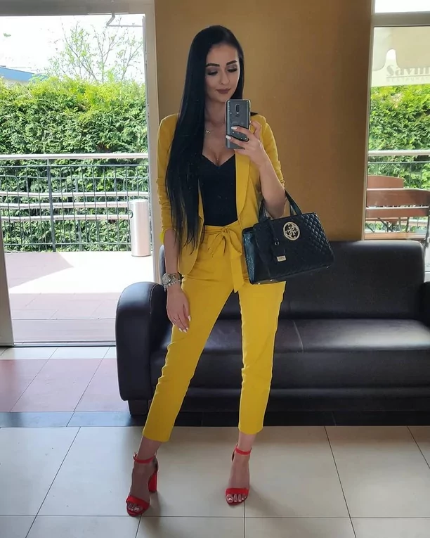 Monika Szulborska - Mikayla