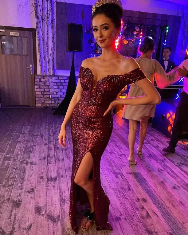 Monika Szulborska w pięknej sukni! 