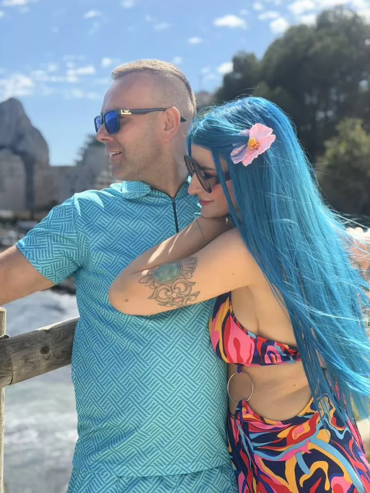 Agbe przyłapana z mężem na czułościach. Zdjęcia z pocałunkiem trafiły do sieci