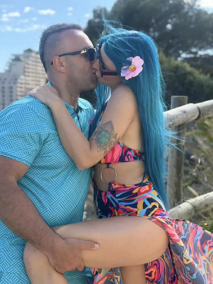 Agbe przyłapana z mężem na czułościach. Zdjęcia z pocałunkiem trafiły do sieci