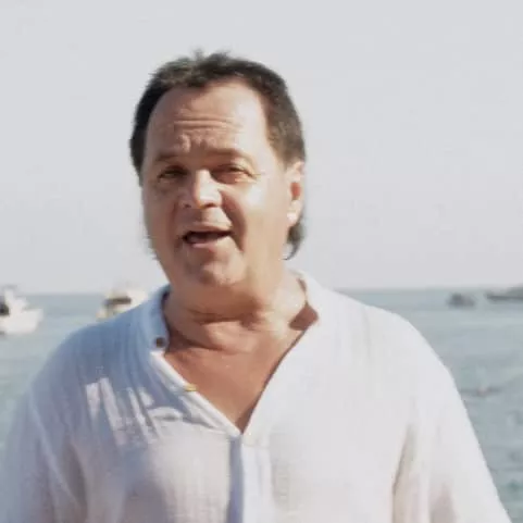 Zespół Korona wraca po latach! Nowy hit „Kochaj no, kochaj” już wkrótce – zobacz szczegóły i zdjęcia z teledysku!
