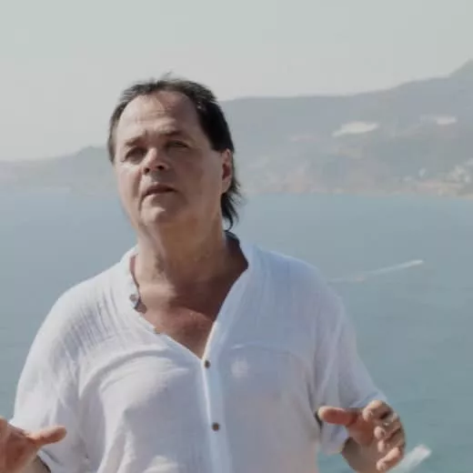 Zespół Korona wraca po latach! Nowy hit „Kochaj no, kochaj” już wkrótce – zobacz szczegóły i zdjęcia z teledysku!
