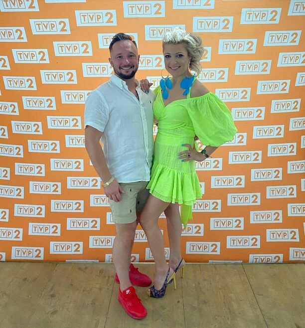 Cudowna Magda Naroża - Piękni i Młodzi pokazała długie nogi! Królowa disco polo to najpiękniejsza wokalistka?