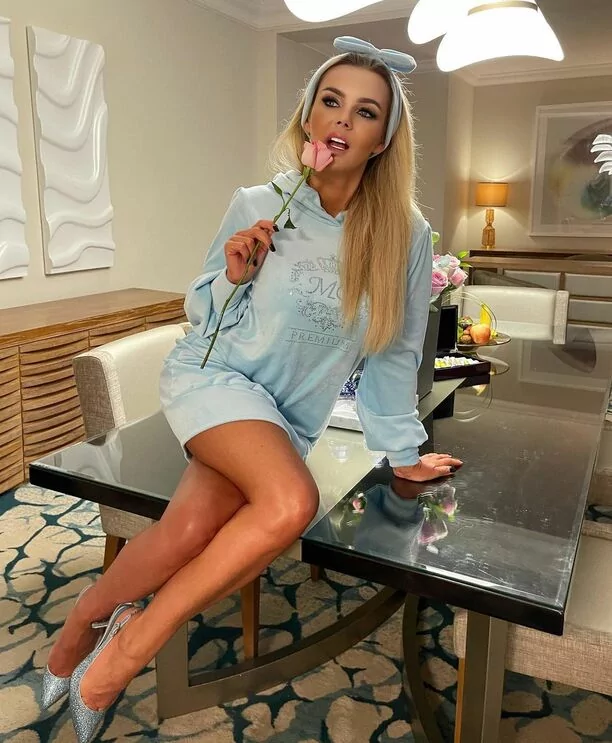 W sieci już dawno nie było tak gorąco! Półnaga gwiazda disco polo kusi pięknym ciałem!