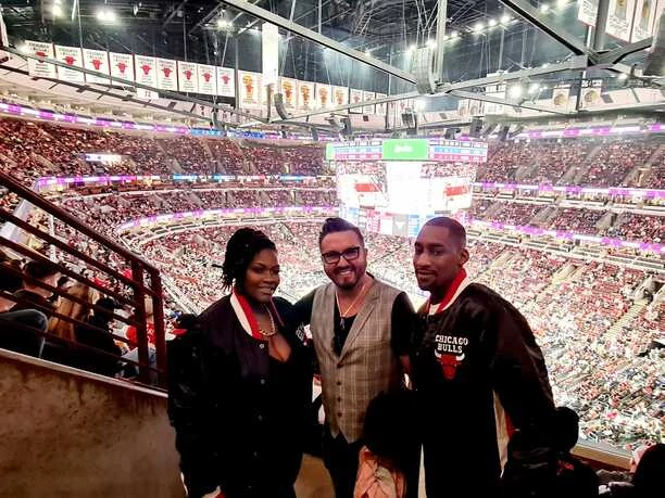 Andrzej Marcysiak Andre spełnił marzenie w USA! Gwiazdor disco polo wziął udział w meczu Chicago Bulls! Jak się teraz czuje?! Zobaczcie ZDJĘCIA