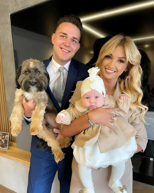 Żony wokalistów disco polo - piękne, utalentowane i pełne energii! Zobacz, jak wyglądają partnerki największych gwiazd tego gatunku!