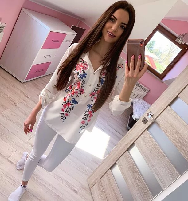 Angelika Żmijewska - Top Girls pokazała swoją mamę! Są jak dwie krople wody! 