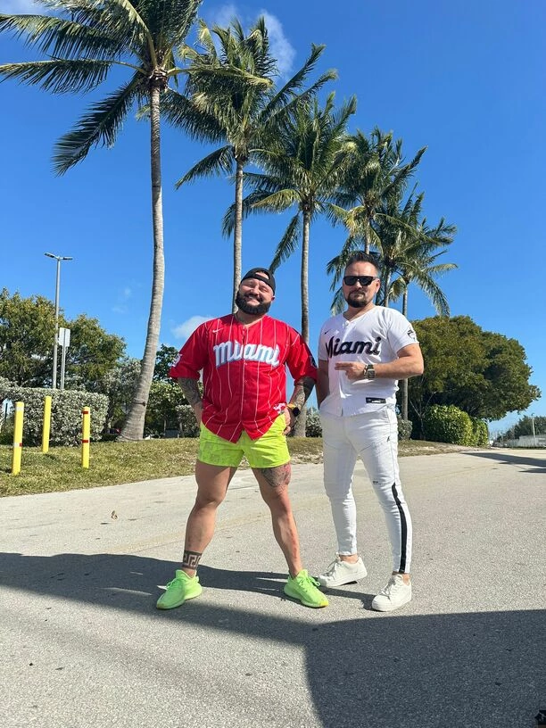 ”Do Miami” to nowy hit disco polo! Valdi i Super Mario stworzyli energetyczny przebój