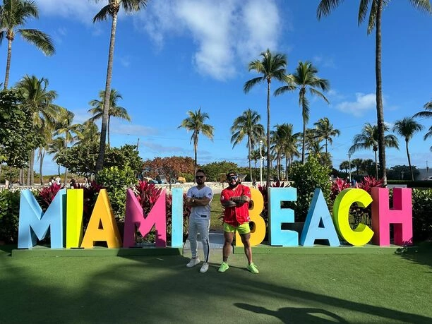 ”Do Miami” to nowy hit disco polo! Valdi i Super Mario stworzyli energetyczny przebój