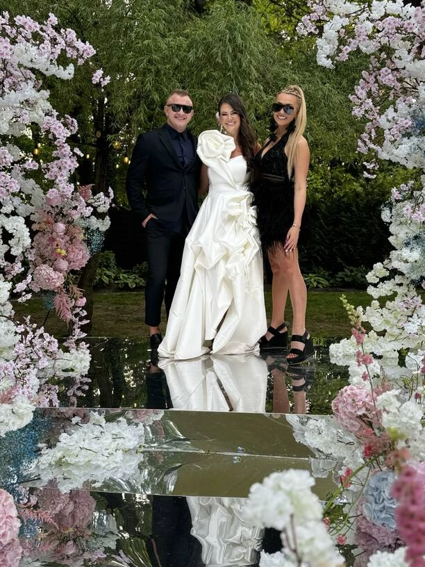 Żona Dawida Narożnego skradła show na weselu Krzysztofa Rutkowskiego! Przyćmiła tym strojem Panne Młodą?! 