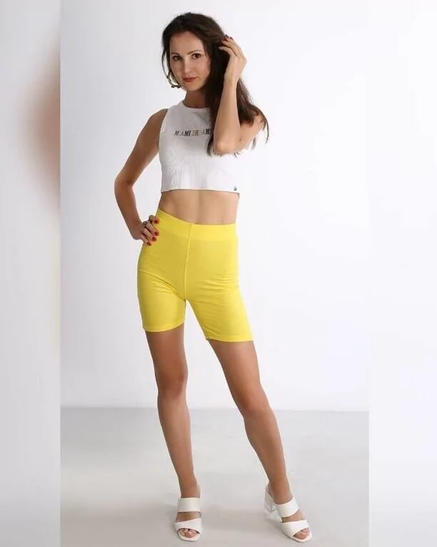 Fani zbierają szczęki z podłogi! Kuszące i piękne nogi gwiazdy disco polo przepustką do kariery?!