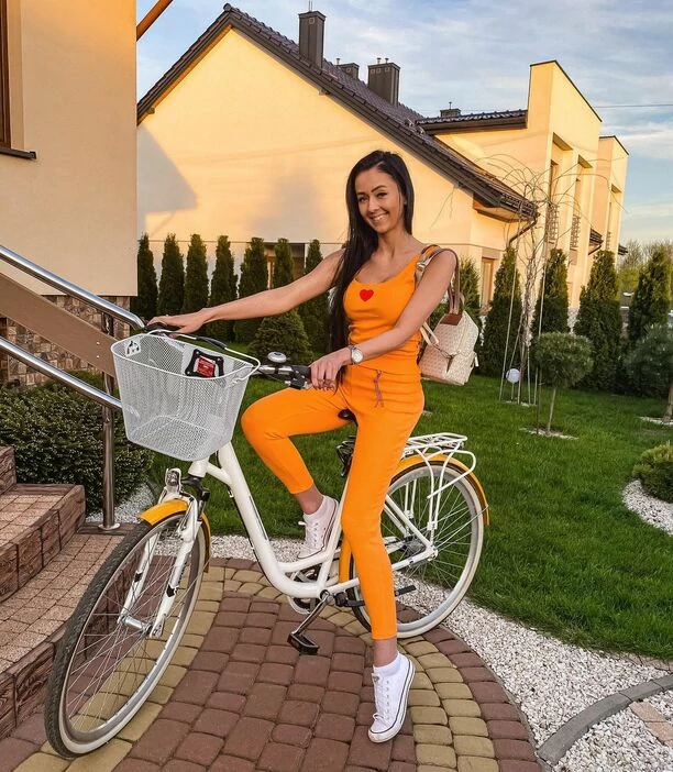 Nieziemska gwiazda disco polo kusi ponętnym biustem! Gorący widok rozpalił zmysły fanów!