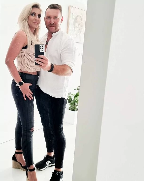 Znany gwiazdor disco polo pokazał żonę! To niezwykle piękna kobieta! 